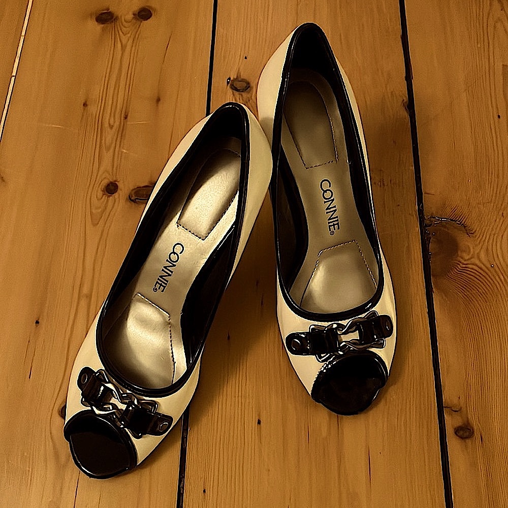 Connie peep toe, tan & black patent, buckle pumps.